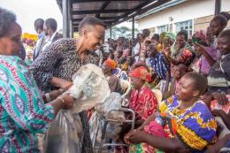 First Lady Mama Rachel Ruto distributes food to families in Marigat.
